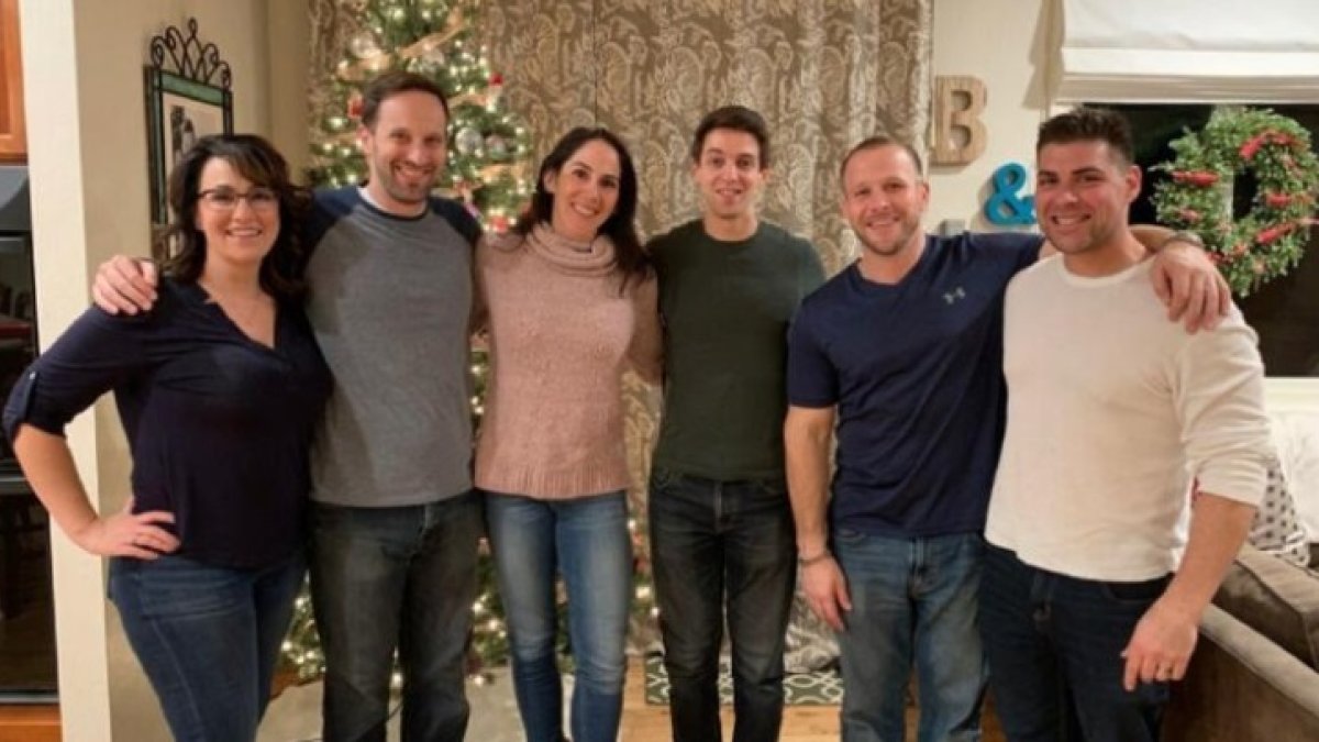 Después de doce años, Harrison volvió a revisar la página que había creado y encontró que tenía más hermanos.