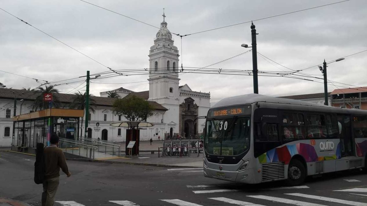 A partir de la avenida 10 de Agosto el recorrido será normal.