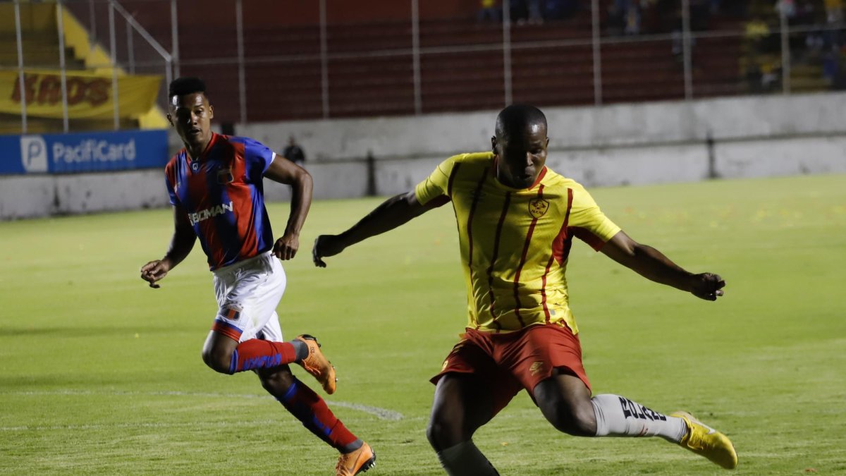 Un doblete de Edson Montaño y un gol de Pablo Burzio dieron los tres goles a Aucas, mientras que Efrén Proaño y Esteban De la Cruz descontaron por la AKD.
