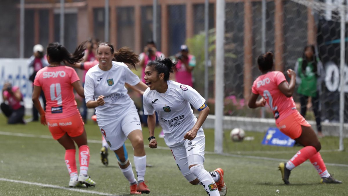 Madelín Riera es una de las goleadoras de la Super Liga Femenina del balompié ecuatoriano.