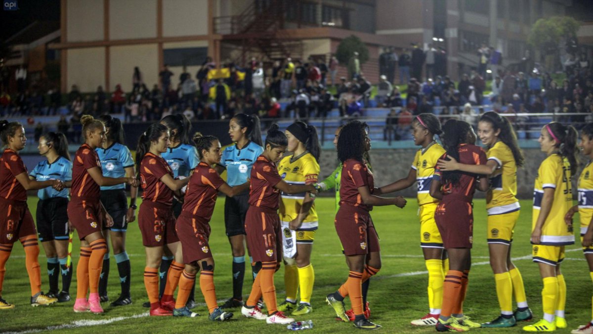 En la primera fecha, las jugadoras del Ídolo vencieron en Cuenca 2-1 a Carneras.