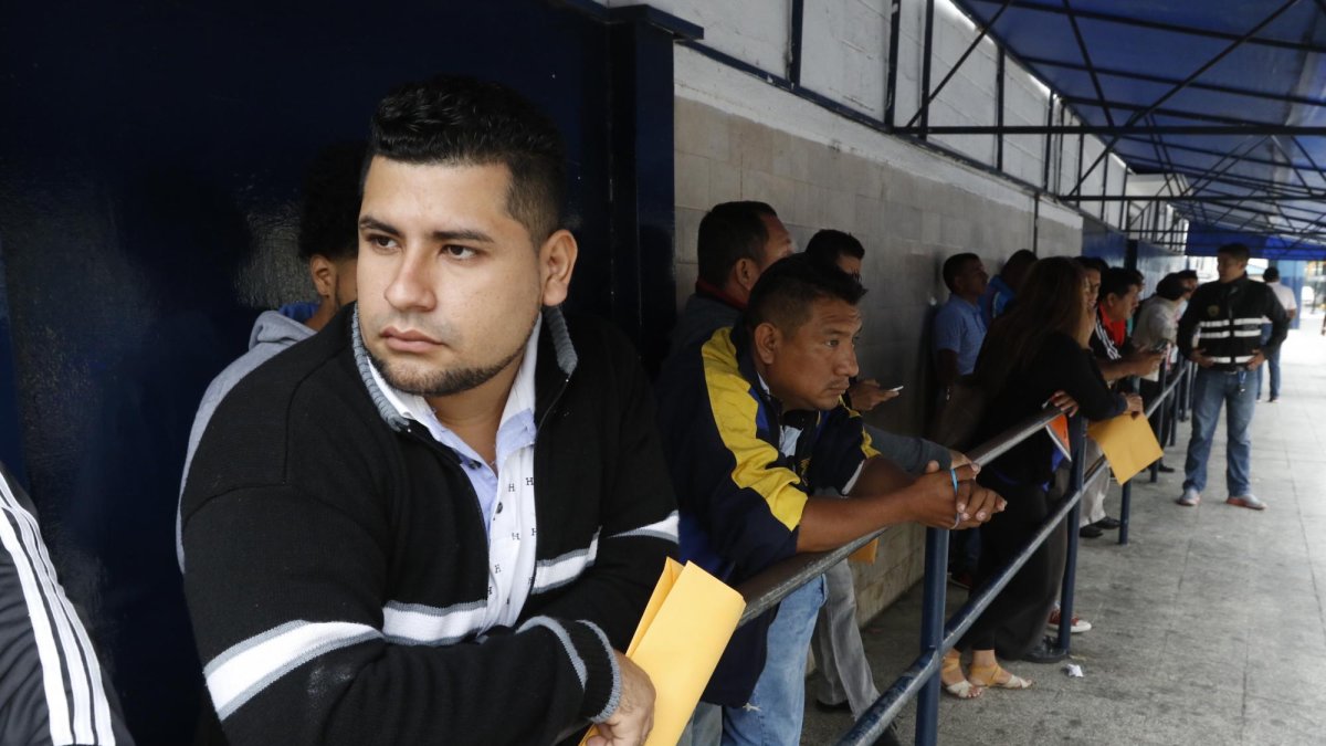 Quienes lograron un cupo en dos meses dicen sentirse afortunados. Muchos deberán esperar.