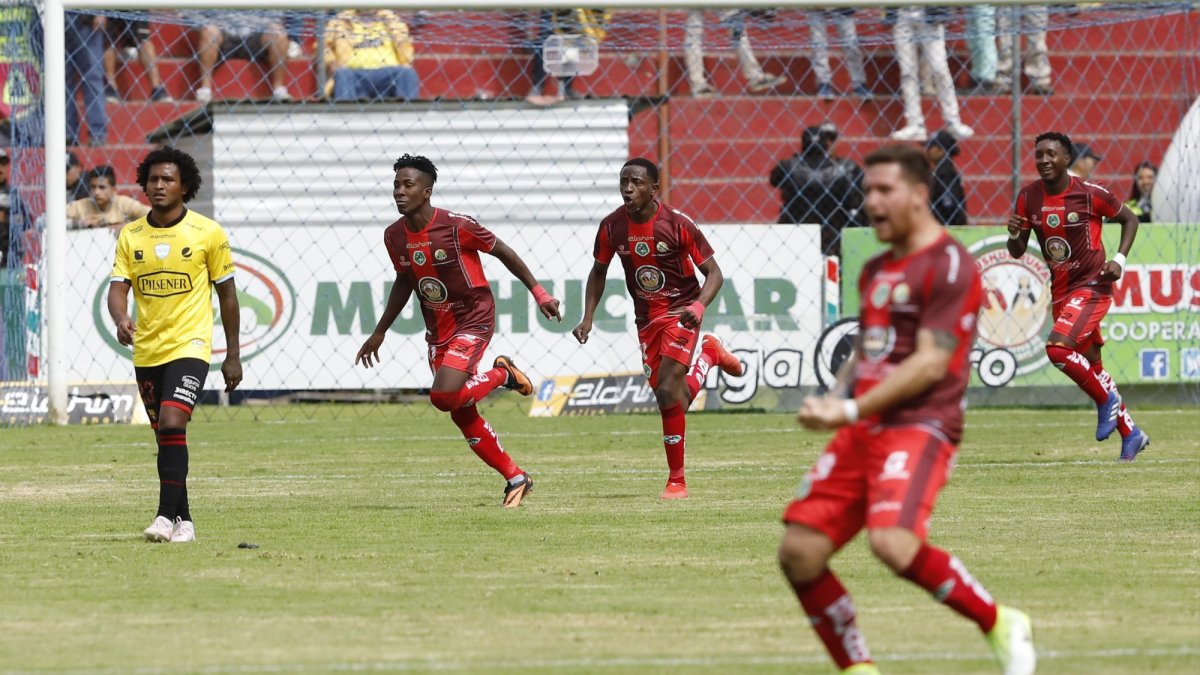 El panorama no pudo ser favorable para los amarillos que se despidieron del Bellavista con la bolsa llena de goles y la cabeza repleta de interrogantes.