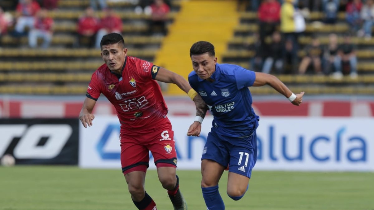 Joao Rojos generó varias jugadas por los costados, pero no bastó para los azules.