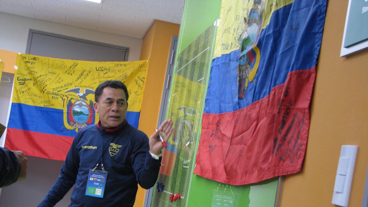 ¿Porque se viene en carro?, todos se preguntan. La respuesta nos la da el entrenador vía telefónica.