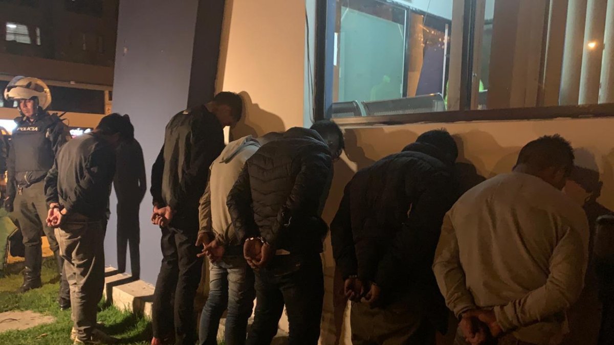 Los siete detenidos registran antecedentes penales. Uno tiene 12 procesos previos.