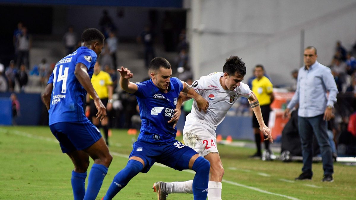 Emelec se dejó empatar en el último minuto del partido jugado este jueves en el estadio Capwell.
