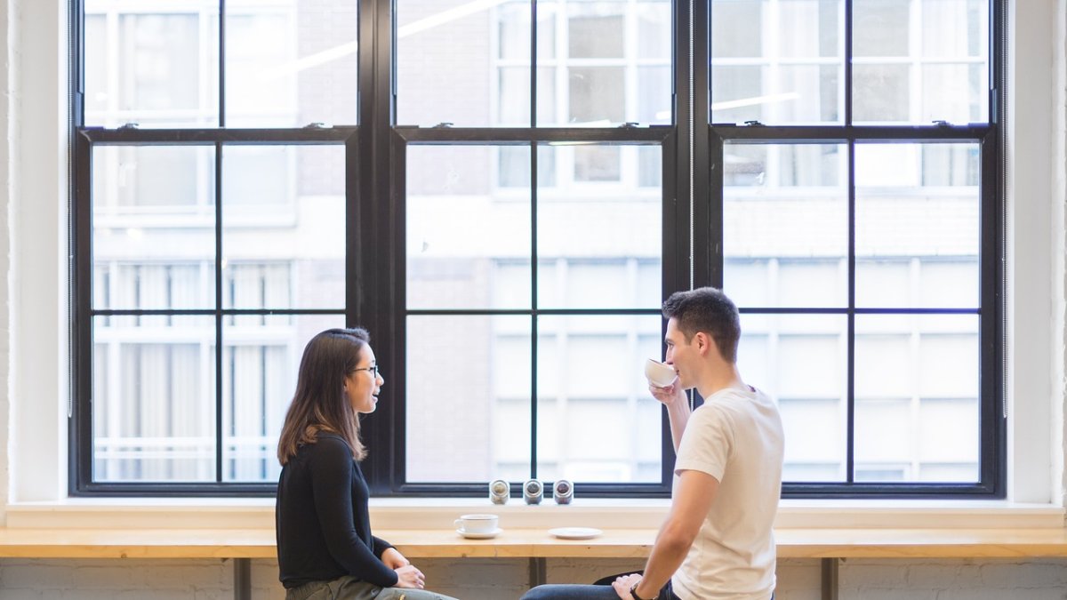 En ese proceso de incluir a un nuevo ‘pana’ a tu vida, esta persona empieza siendo un conocido, una amistad casual que potencialmente podría traer cosas buenas a tu vida