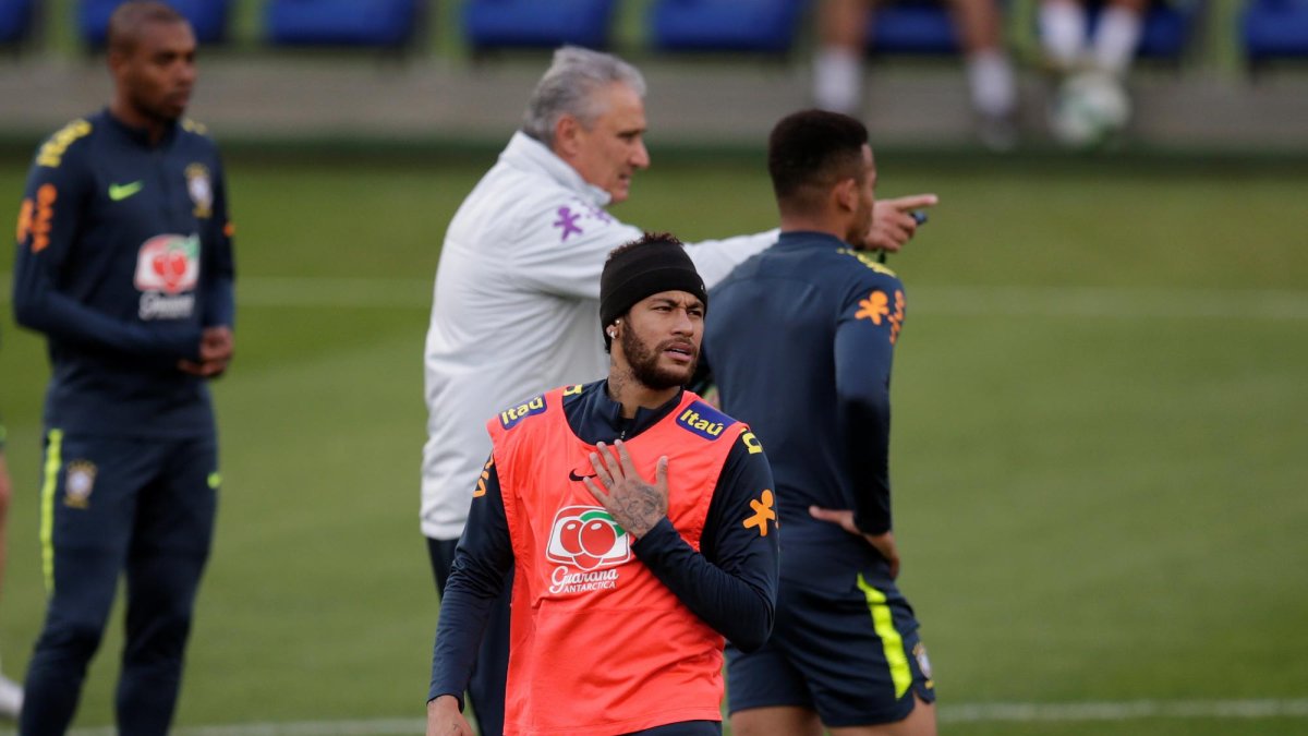 El delantero entrena con su Selección con miras al torneo continental.