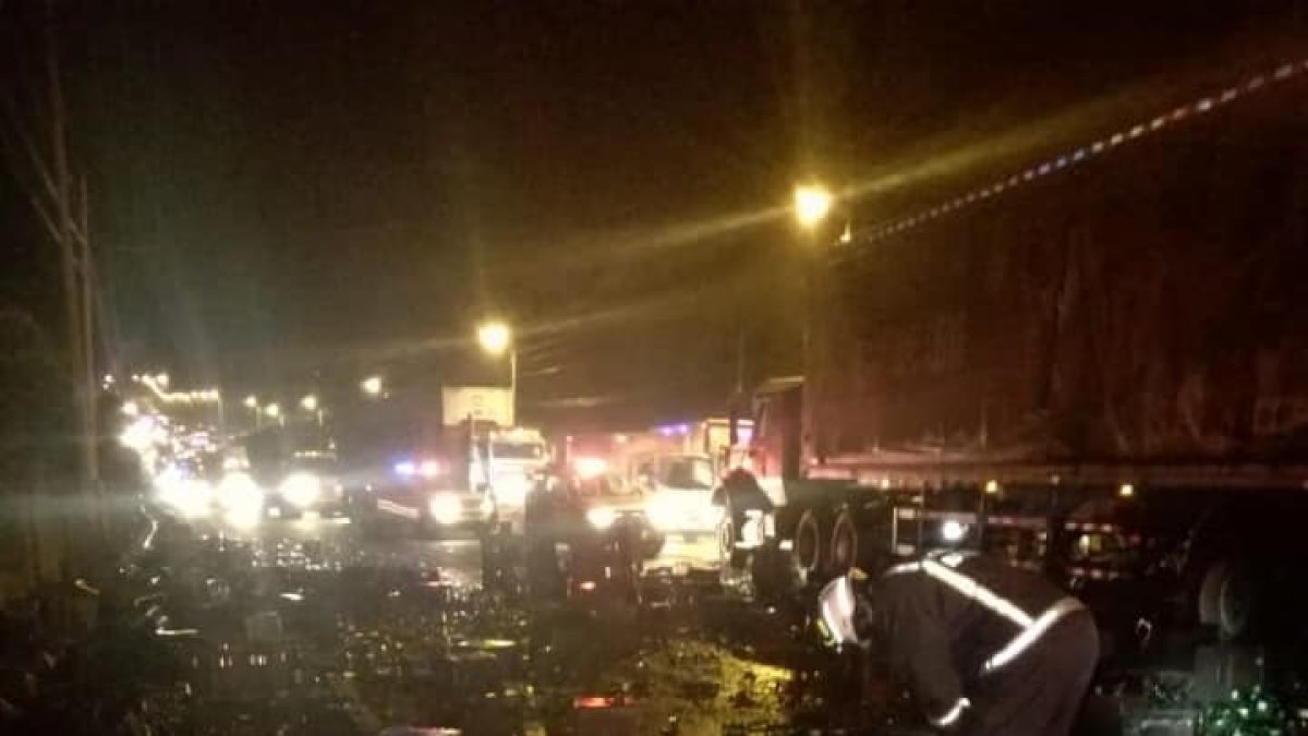 Así quedó la calzada tras el incidente.