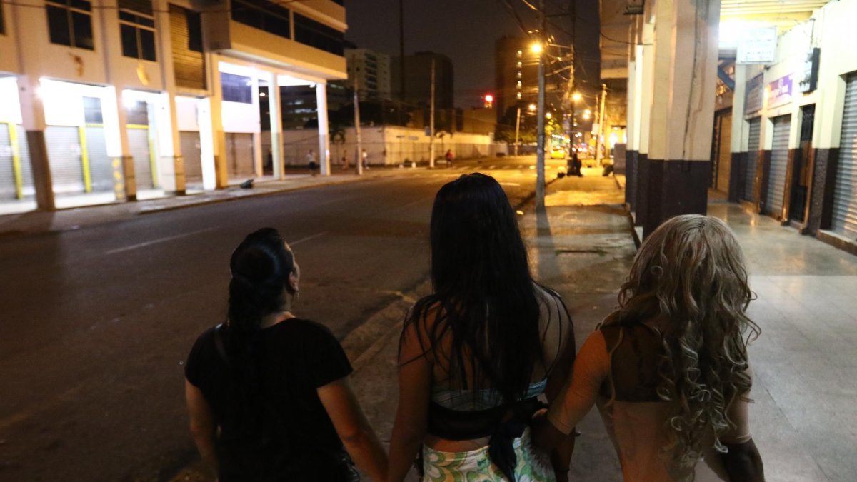 Situación. Débora, Maylín y Naomi son trans, quienes aseguran trabajar sin ánimo de incomodar al barrio.