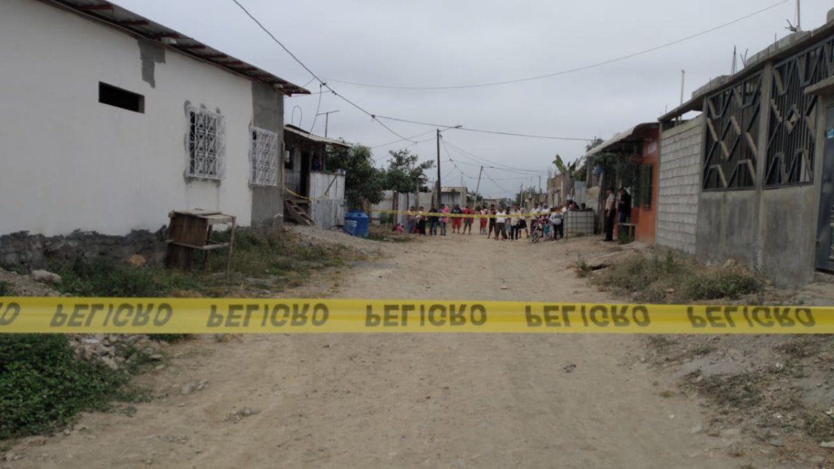 Los familiares sospechan que la muerta tenga relación con posibles amenazas que recibiera el hombre, quien era dirigente barrial.