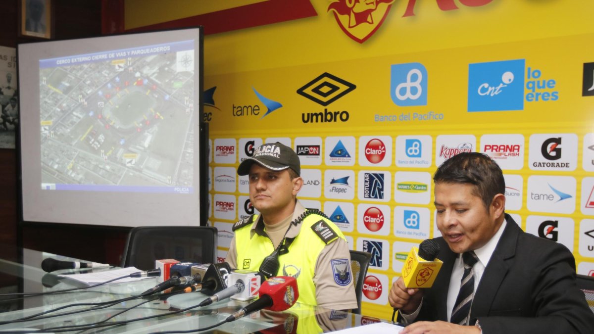En rueda de prensa, el capitán Andrés Aguirre, representante de la Policía Nacional, informó que se abrirán tres boleterías especiales para los hinchas azules.