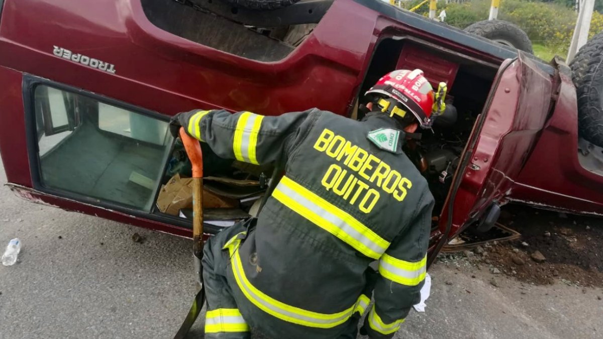Personal del Cuerpo de Bomberos atendió la emergencia.
