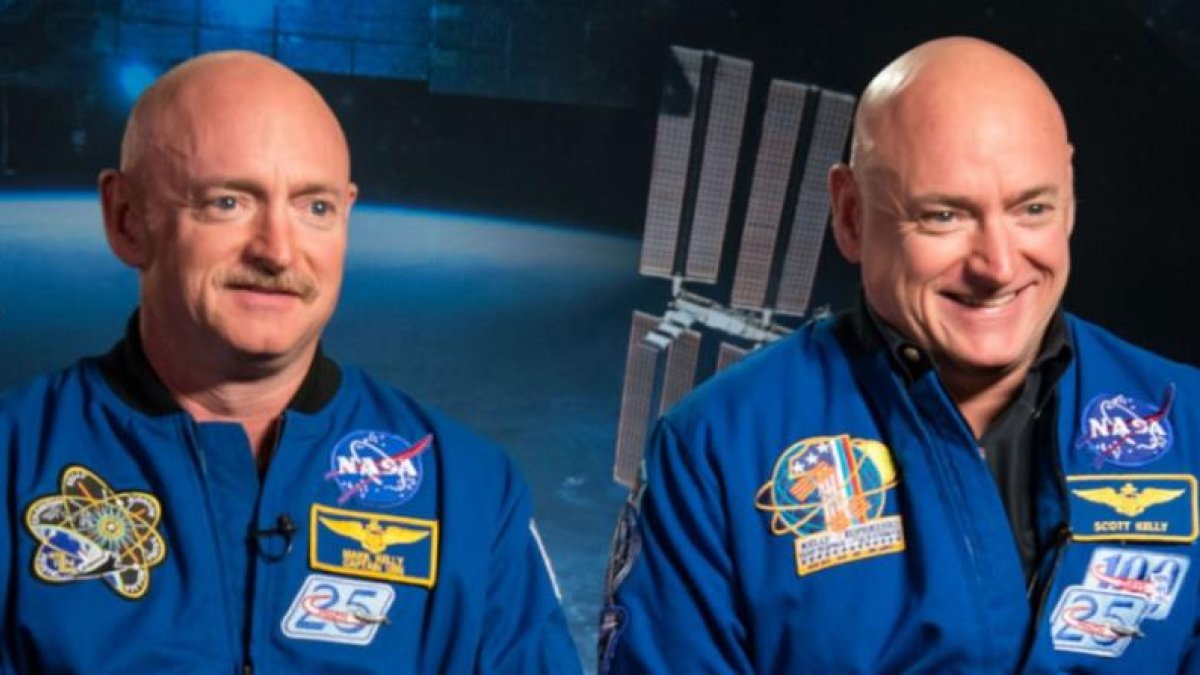 Mark y Scott Kelly, los gemelos astronautas que fueron sujetos de investigación en la NASA.
