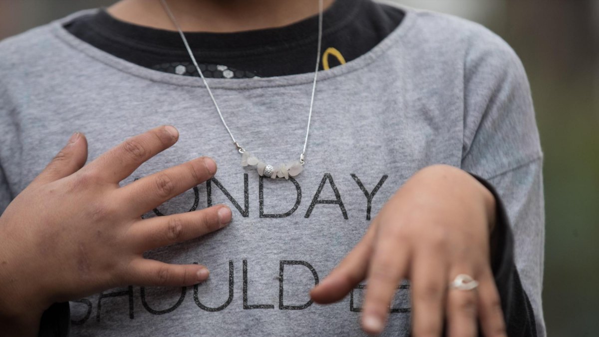 Los menores que apuntan al cambio de género pasan por una transición difícil y requieren de mucha ayuda.