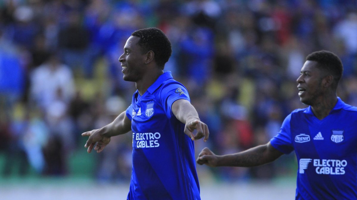 Solo faltan pequeños detalles para que el goleador sea transferido al Cruz Azul.