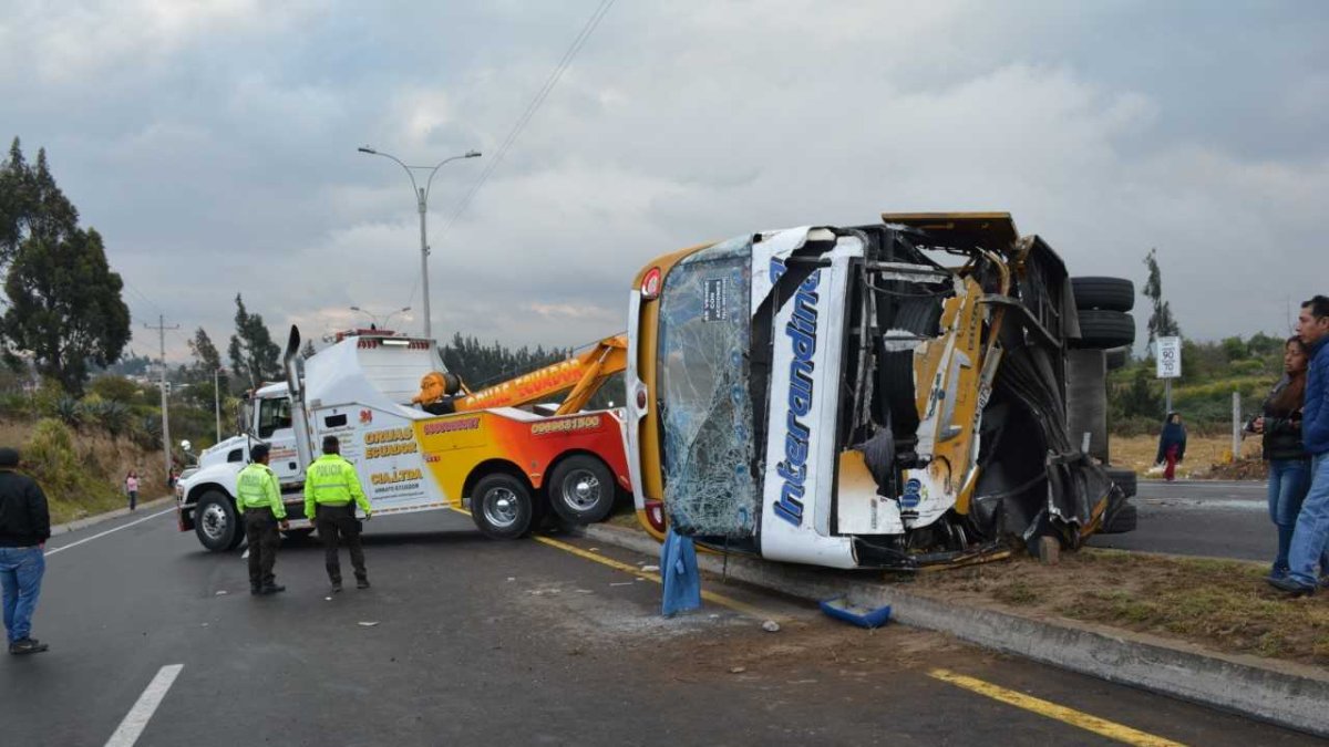 El accidente dejó un fallecido y varias personas heridas.