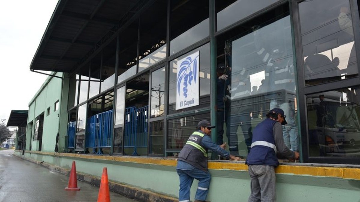Según la Empresa de Pasajeros de Quito, los cambios consistieron en la pintura externa e interna de la parada, así como la impermeabilización de la cubierta del andén donde circulan  4.500 pasajeros diariamente.