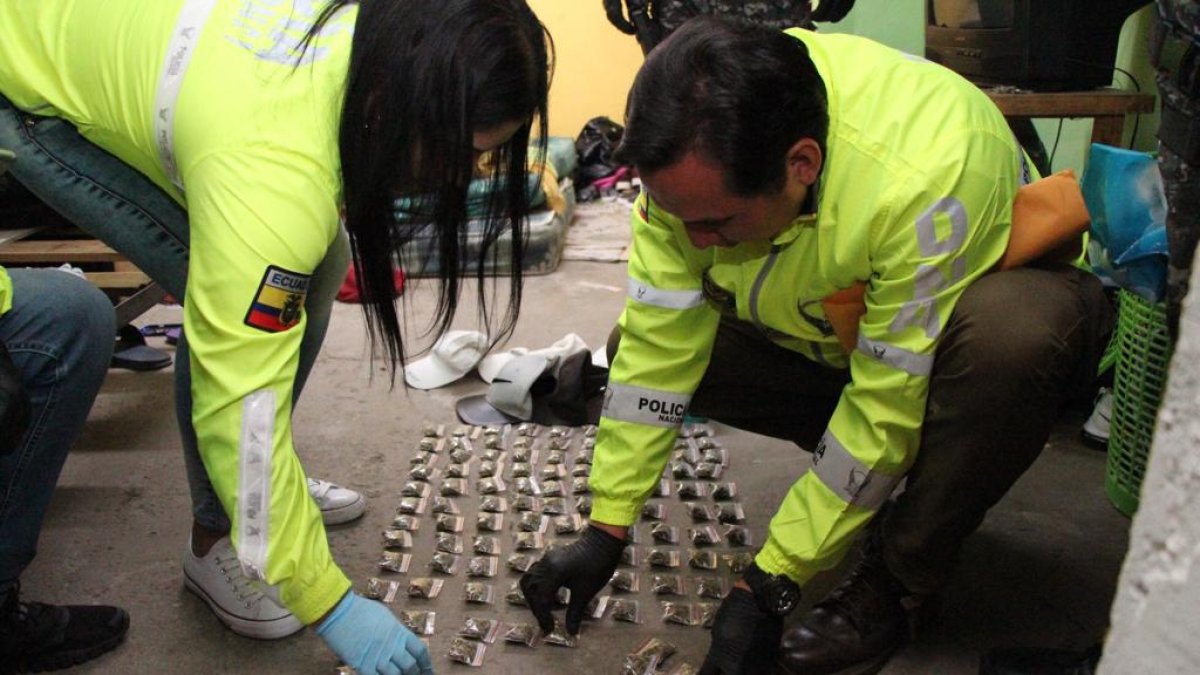 La Fiscalía de Pichincha, junto a la Policía Nacional, puso en marcha un operativo, en distintos sectores del sur de la capital.