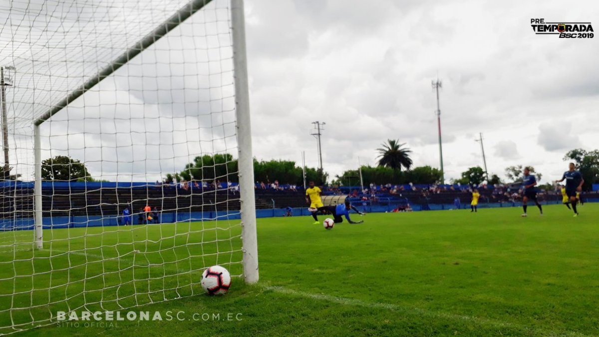 Fidel Martínez, refuerzo amarillo para esta temporada, marcó un tanto para su club.