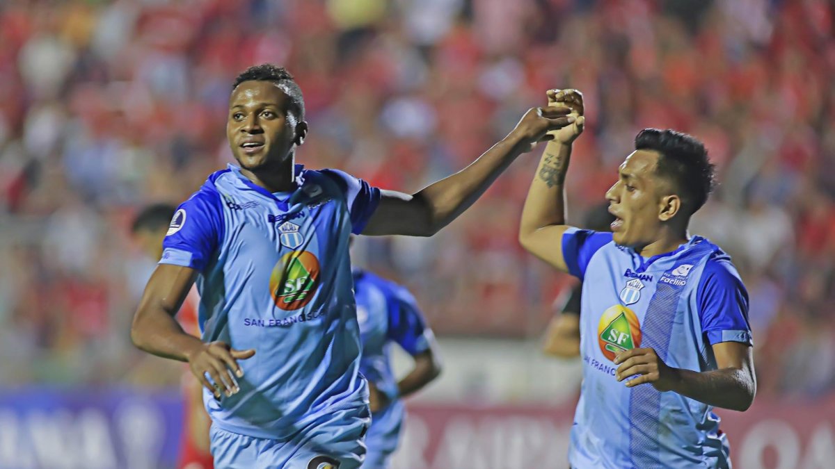 Estrada es el goleador de la LigaPro Banco Pichincha, con 16 tantos.