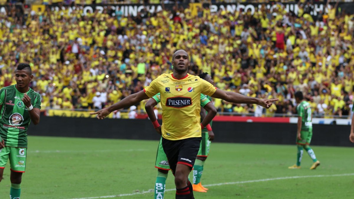 Los goles fueron convertidos por el colombiano Óscar Estupiñán y  Ángel Quiñónez que ingresó al cambio en el segundo tiempo del partido.