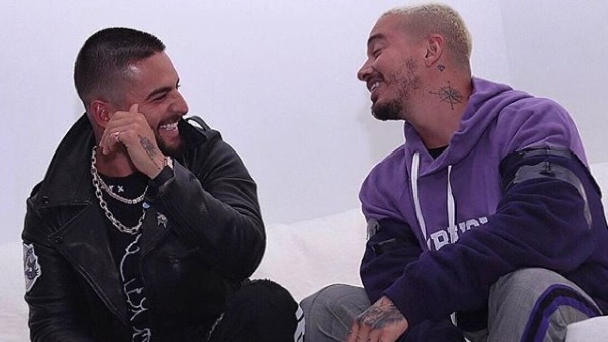 La supuesta enemistad entre estos reguetoneros se está convirtiendo en una relación de coqueteos y piropos.