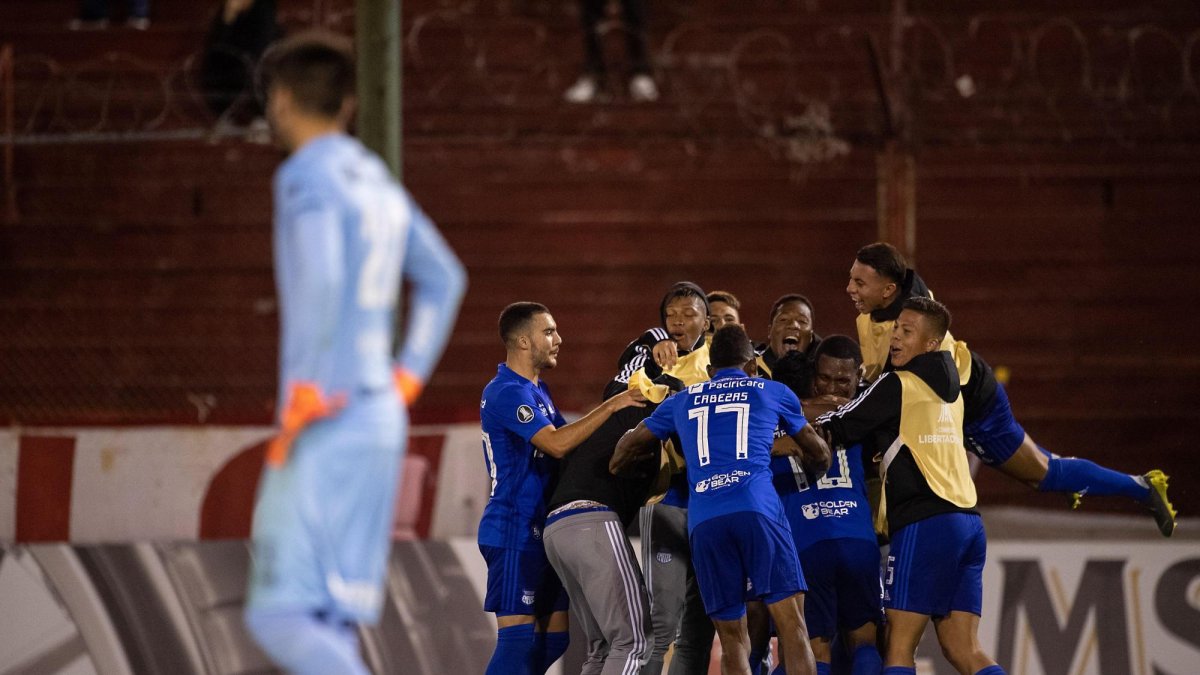 En la última fecha, a disputarse el 8 de mayo próximo, Emelec visitará al Cruzeiro en Belo Horizonte, mientras que Huracán recibirá a Deportivo Lara.