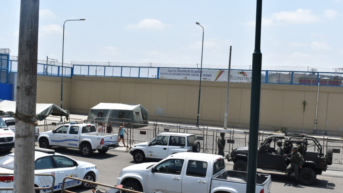 En el Centro de Rehabilitación Social El Rodeo se registró un muerto y un herido.