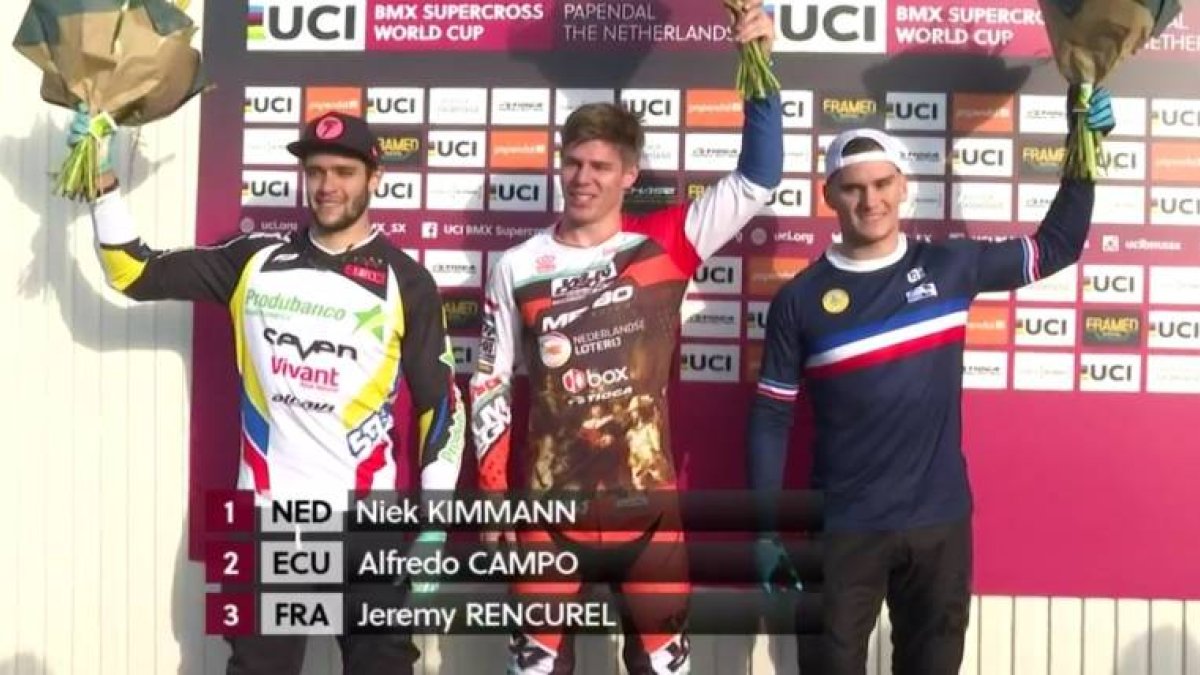 Campo, en el podio de la ronda 3 de la Copa Mundial de BMX.