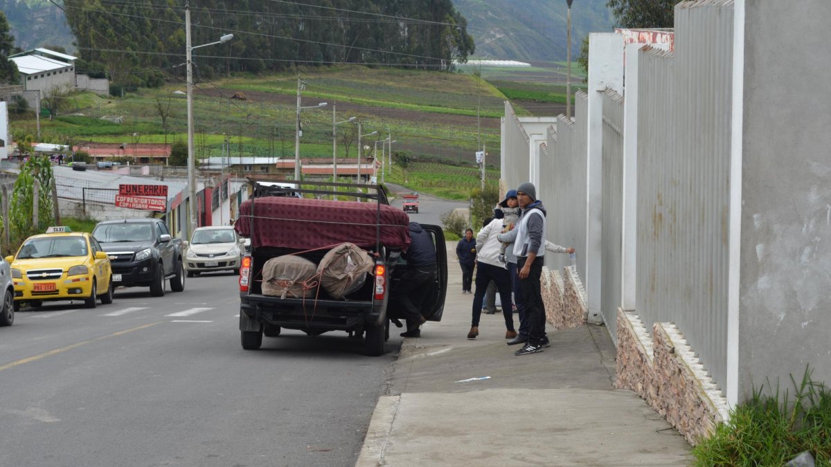 Los familiares de las víctimas retiraron los cadáveres de la morgue.