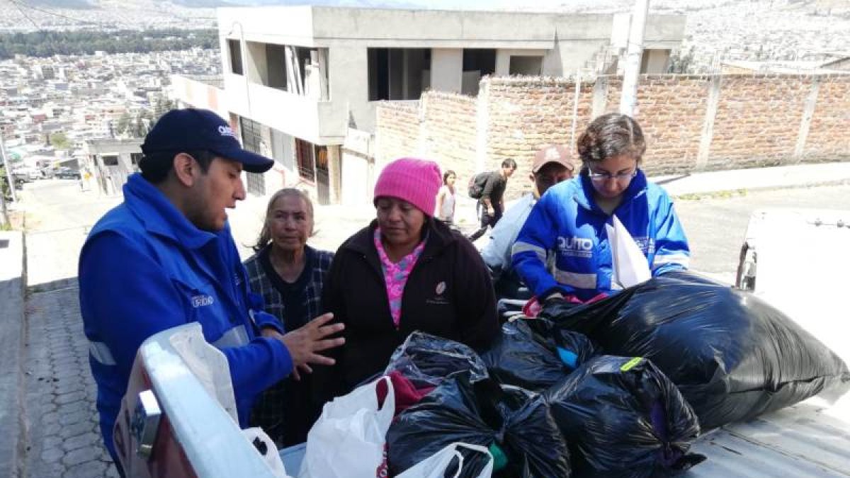 Para enfrentar la situación, la familia obtuvo un kit humanitario con ropa y artículos de aseo. También les brindaron comida.