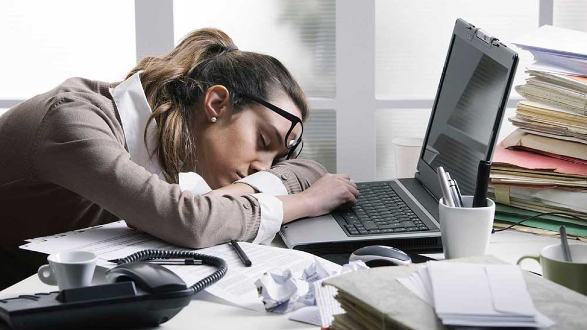 El padecimiento del mal de agotamiento se origina en la etapa escolar.