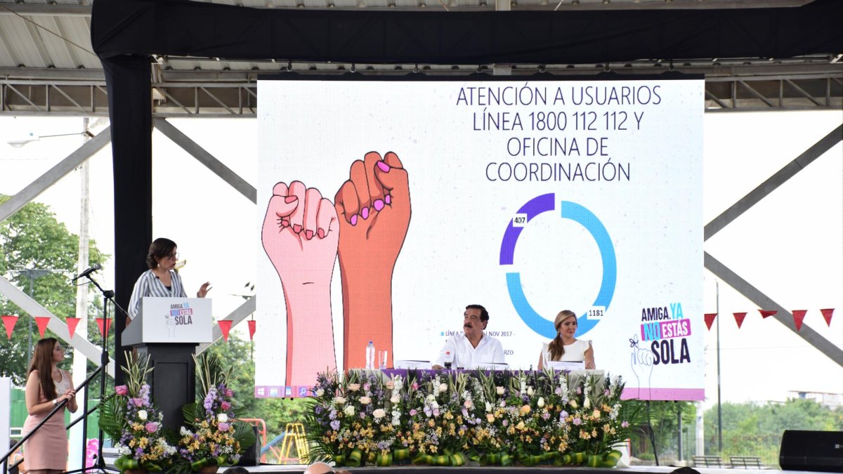 A raíz de la iniciativa del Cabildo, se habilitó la línea 1800 112 112 para que las afectadas se comuniquen con operadoras y les comenten qué les está ocurriendo.