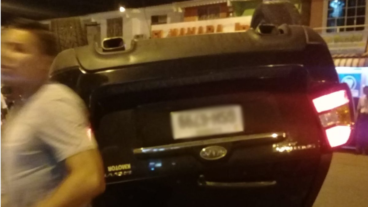 María, prima de la pequeña, relata que la niña había salido junto con su abuela, una prima y una vecina a comprar algo para comer, cuando escucharon el frenazo y en cuestión de segundos el carro las impactó.