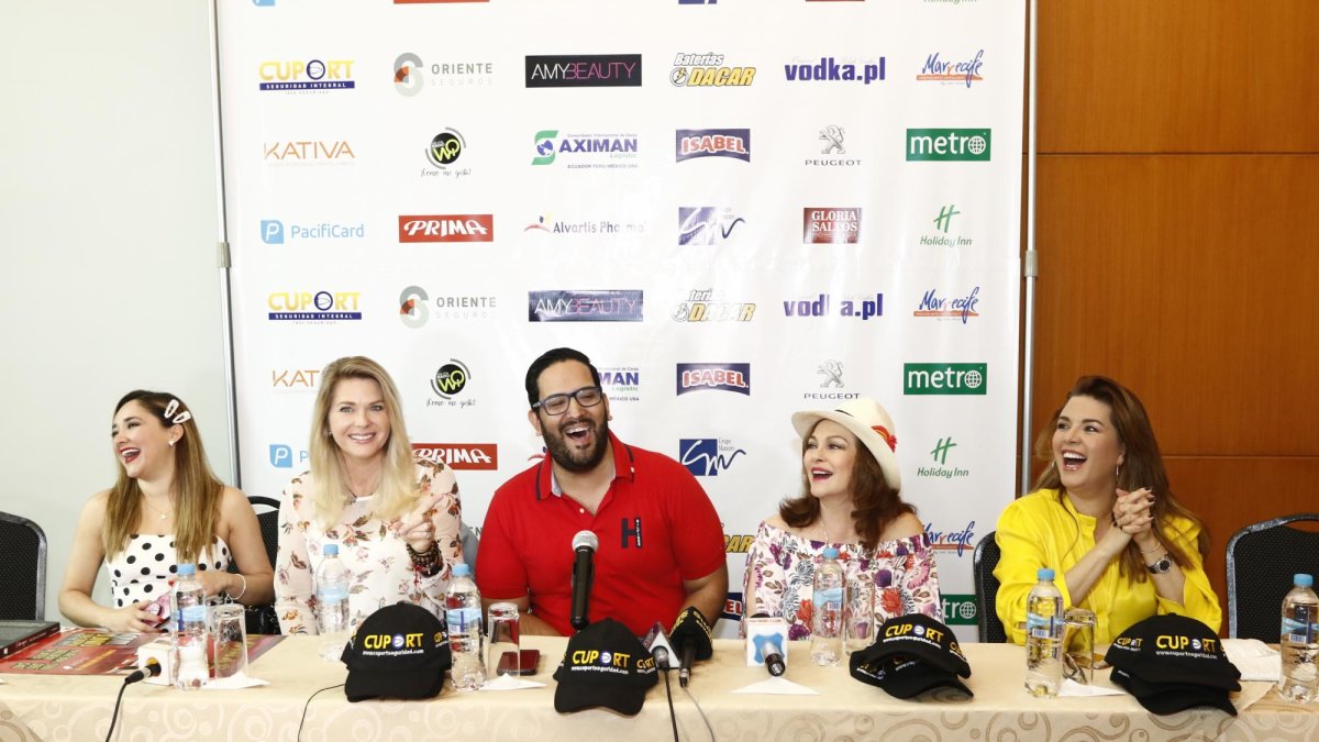 Las famosas conocidas por sus grandes papeles en las telenovelas, se mostraron contentas por el recibimiento del público y esperan que la obra sea del agrado de la gente ecuatoriana.