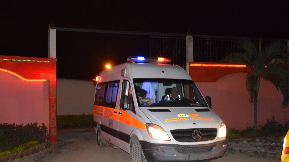 Alertados por ECU-911de Machala, llegaron paramédicos del Ministerio de Salud Pública, quienes comprobaron el deceso de la persona de avanzada edad.