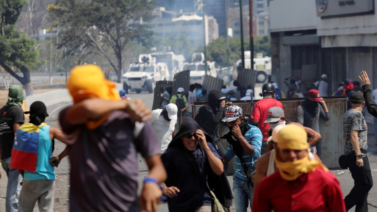 Las protestas en Caracas dejaron al menos 25 heridos.