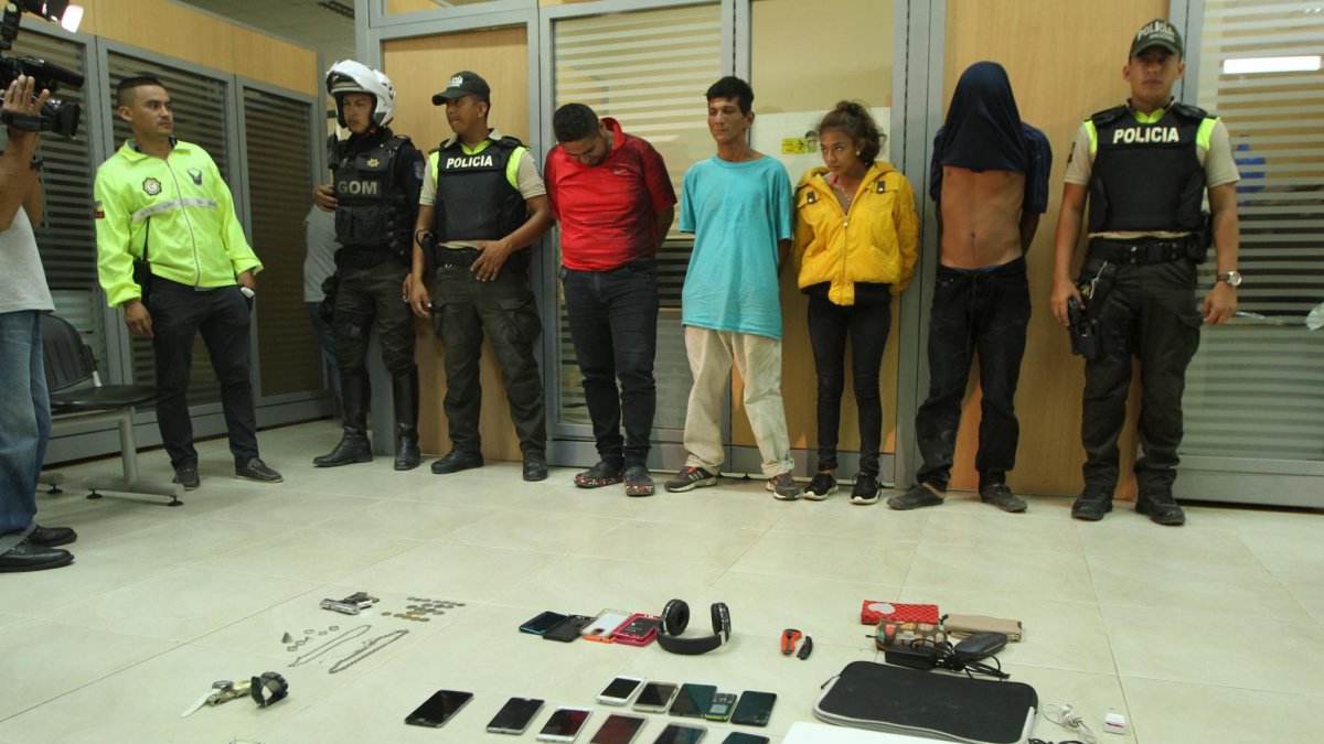 El atraco ocurrió cuando el bus se encontraba en el kilómetro 17 de la vía Durán - Boliche.