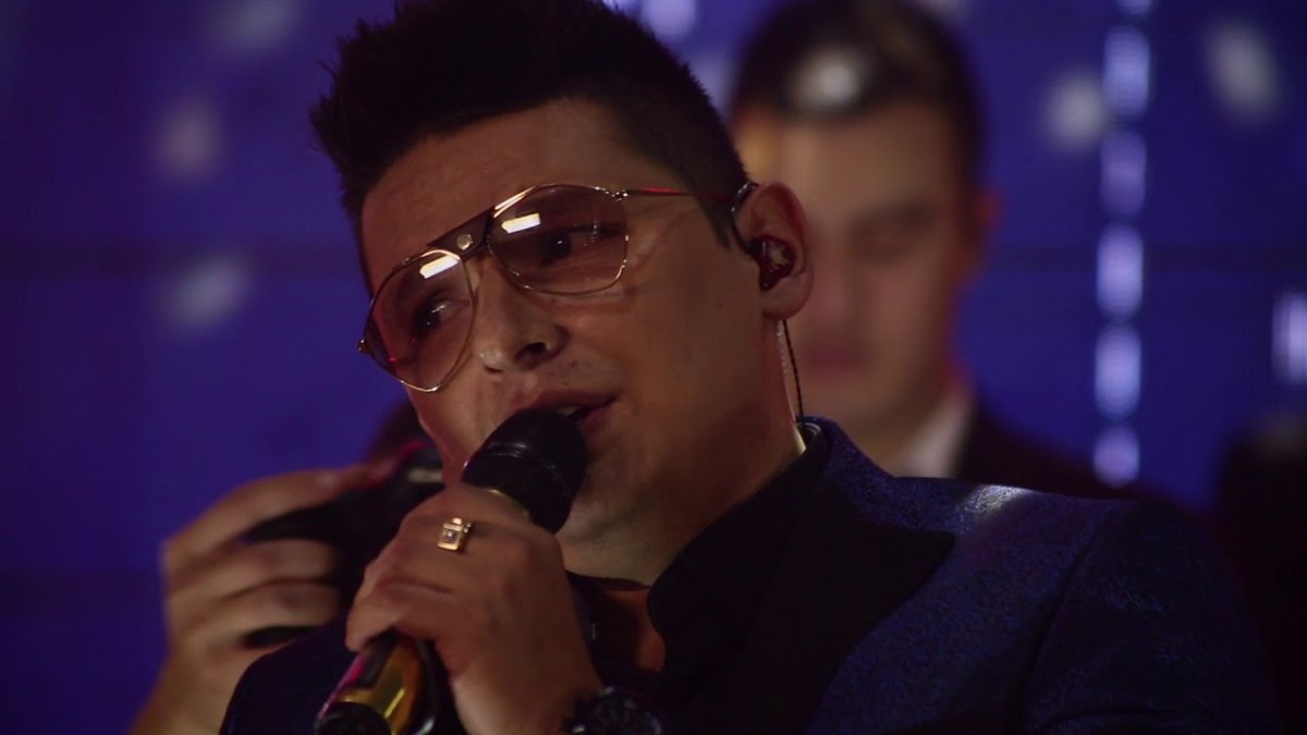 El cantante de salsa y música tropical se presentó en la fiesta colombiana en Guayaquil.