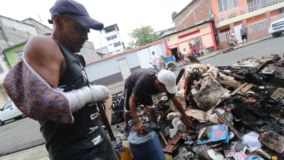 Marlon Cornejo sufrió quemaduras en su brazo derecho al tratar de evitar la propagación del flagelo en su casa.