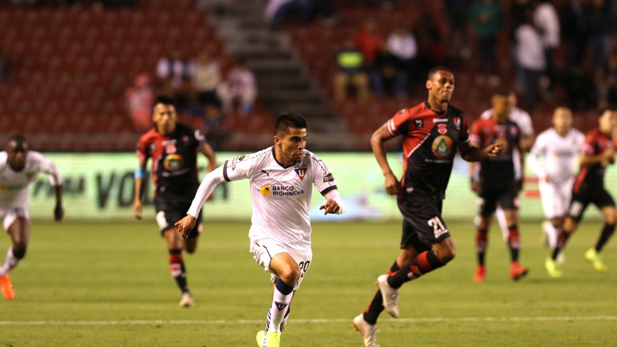 Adolfo Muñoz, en uno de los ataques infructuosos de Liga.