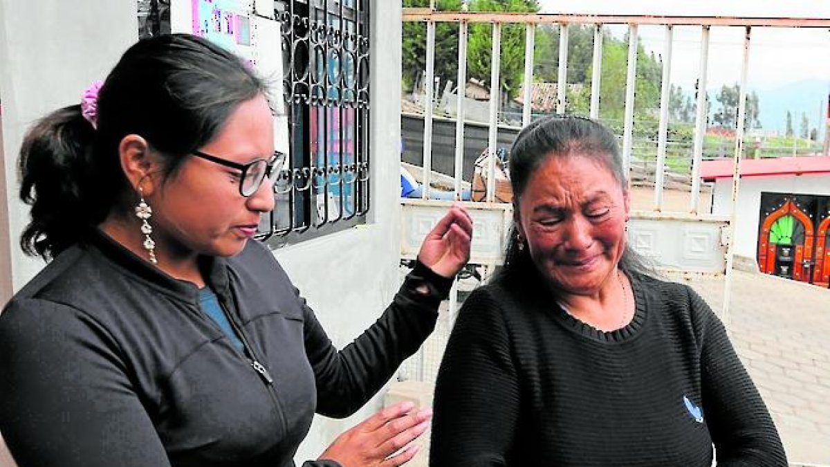 Las parientes lloraban por el momento que estaban viviendo con Albamocho.