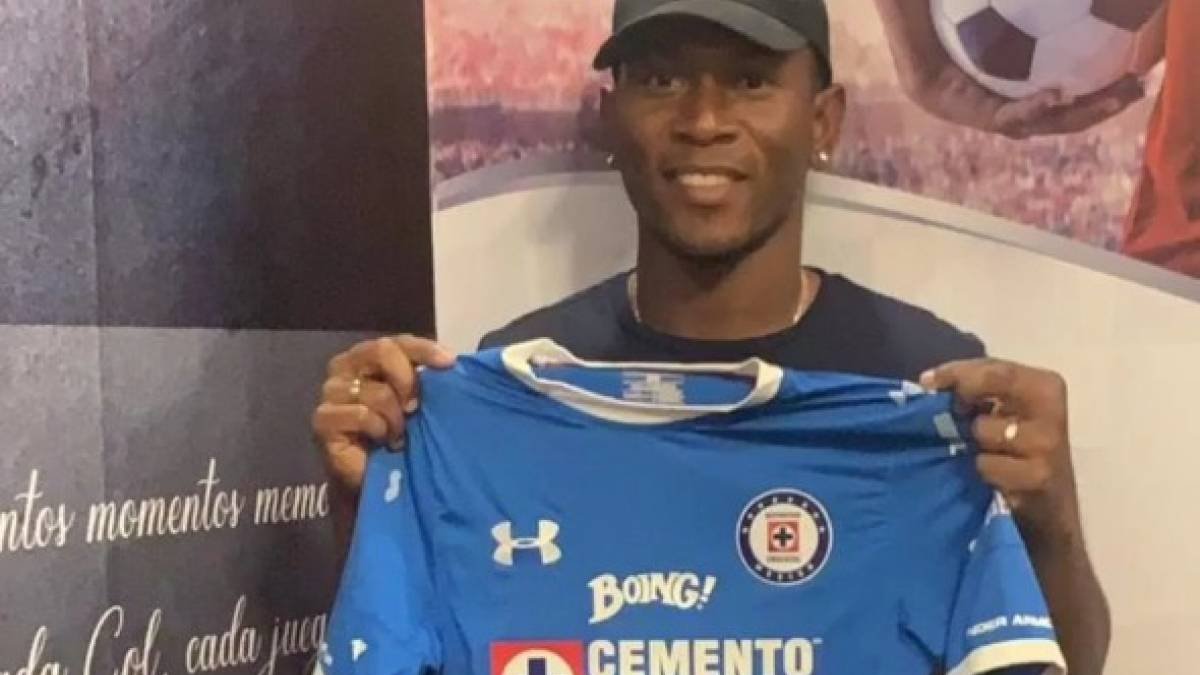 El futbolista Brayan Angulo jugará en el Cruz Azul mexicano.