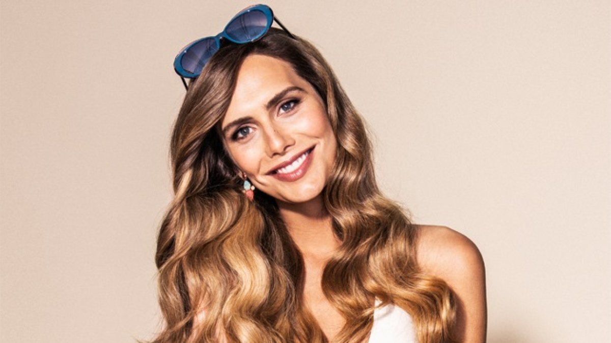 Ángela Ponce ahora es embajadora de una marca de productos para el cabello.