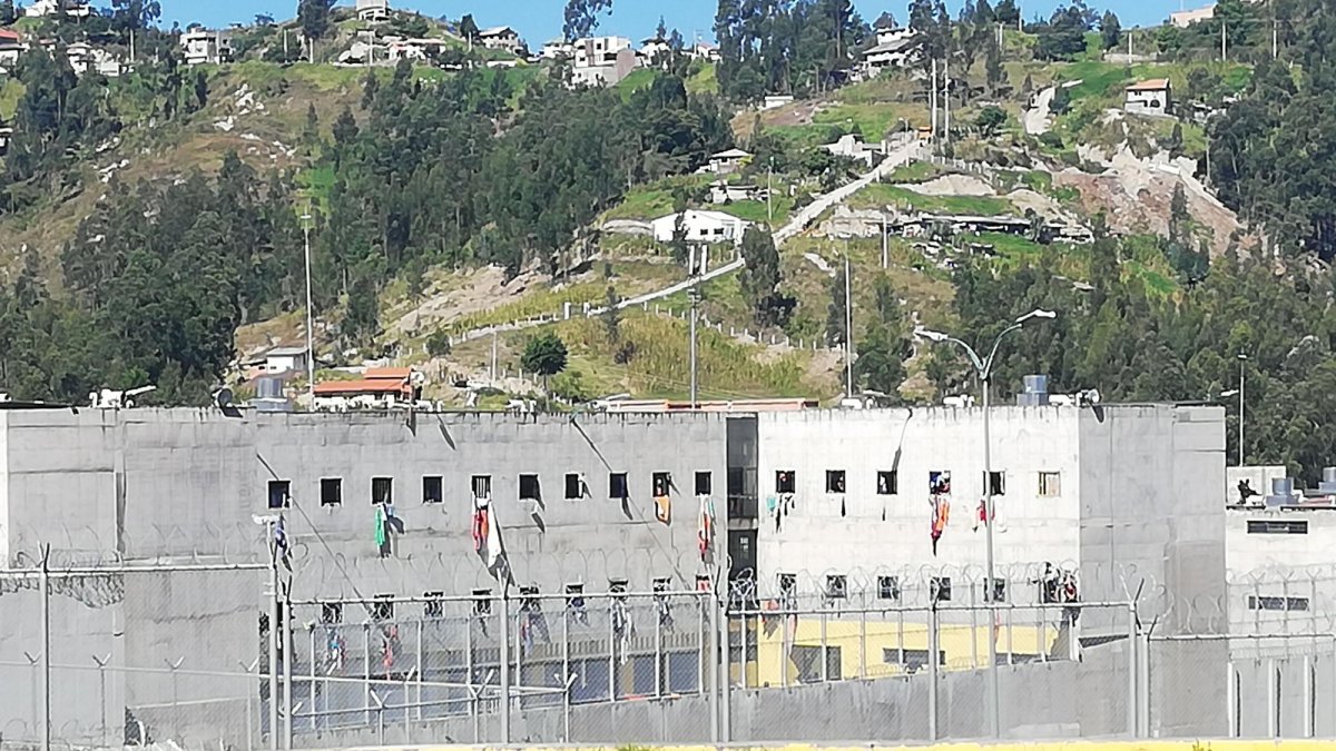El acceso al centro penitenciario ubicado en Ictocruz, 8 kilómetros de Cuenca, fue restringido.