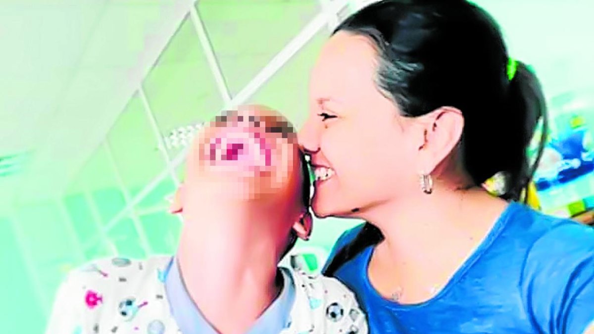 El tumor de Benjamín se encuentra en el centro de su cerebro.