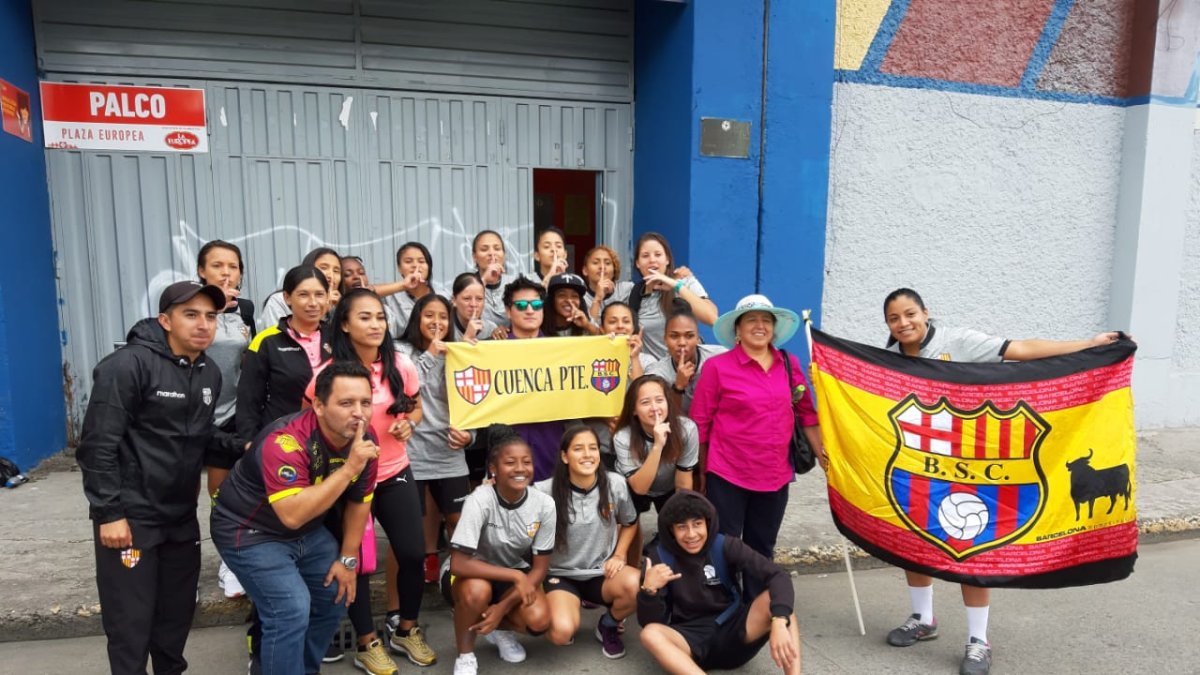 La hinchada amarilla se hizo presente en el Estadio Alejandro Serrano.
