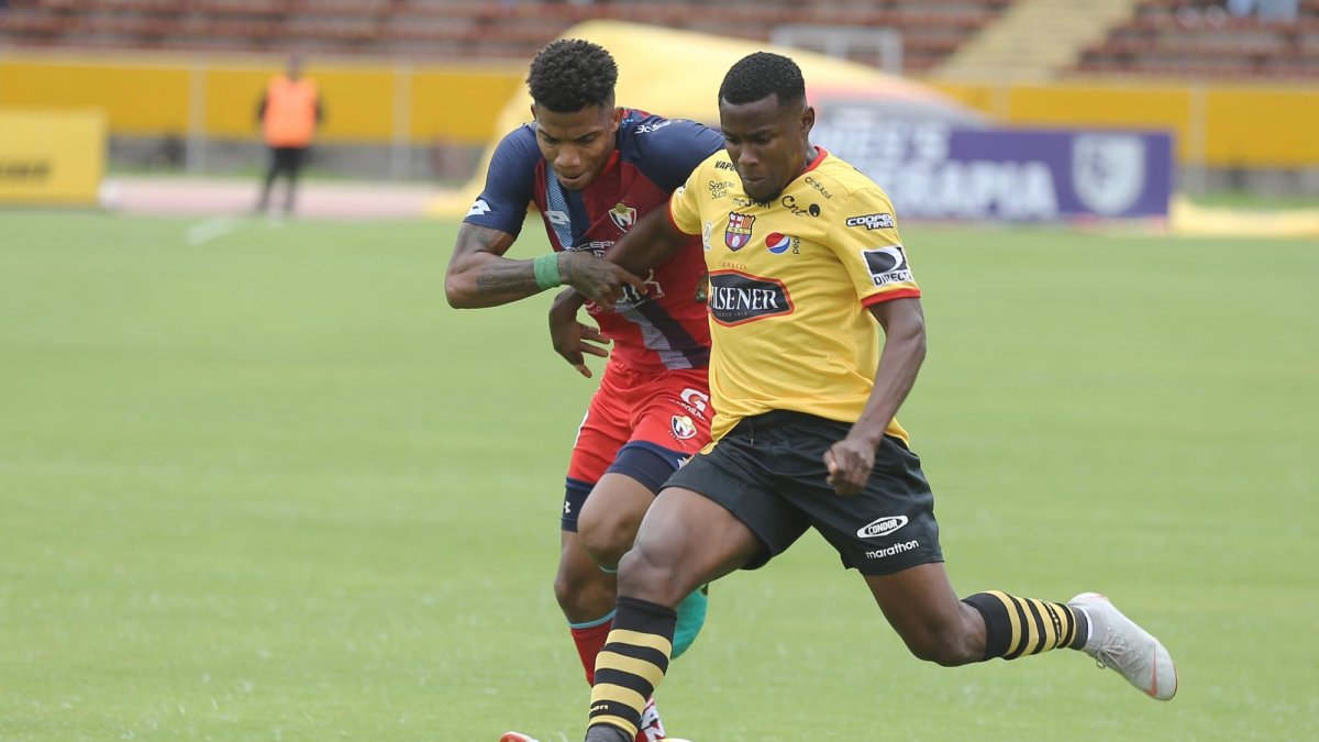 El entrenador Guillermo Almada hará debutar a muchos jugadores, entre ellos Fidel Martínez, quien no pudo estar en Copa Libertadores.